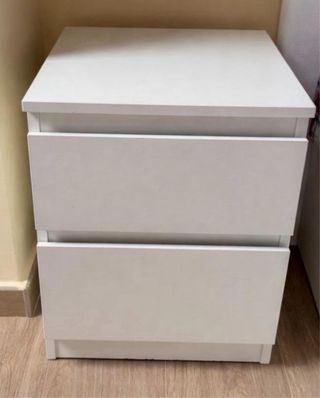 Cómoda 3 cajones + 2 mesitas noche