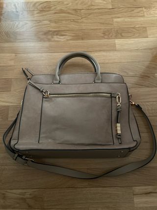 Bolso Beige y Dorado con funda para portatil