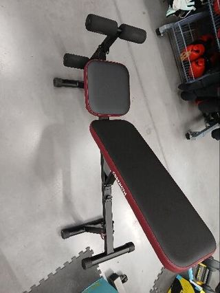 Banco de pesas y abdominales inclinable plegable Decathlon