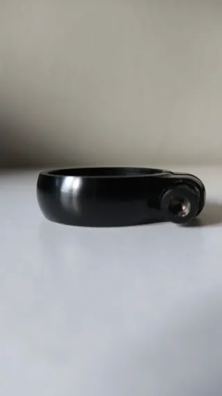 Abrazadera sillín super ligera