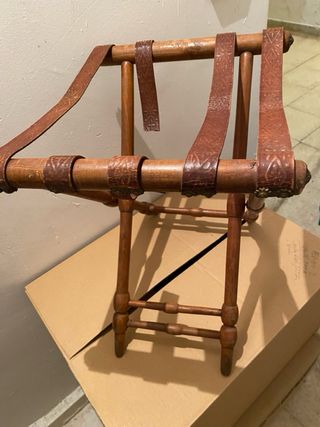 Asiento plegable madera torneada y cuero