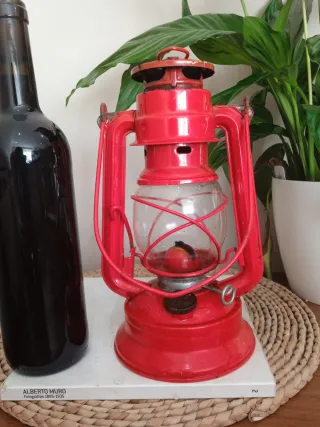 Antiguo farol o lampara de aceite