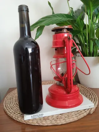 Antiguo farol o lampara de aceite