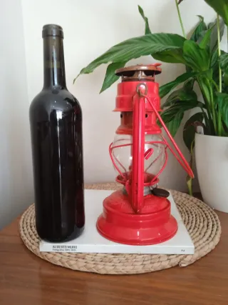 Antiguo farol o lampara de aceite