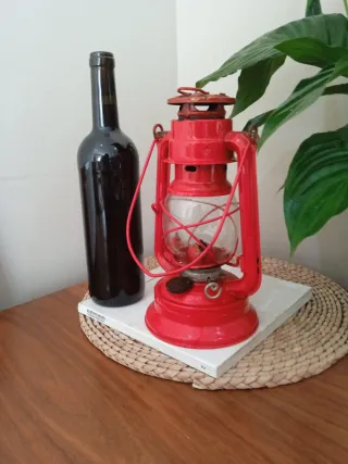Antiguo farol o lampara de aceite
