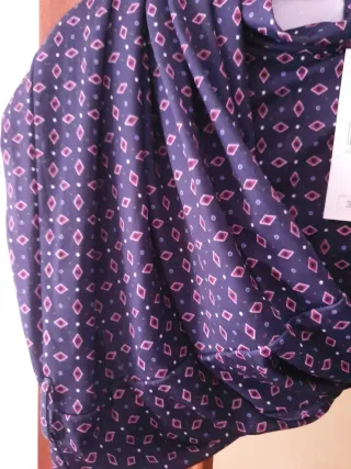 Mono azul con estampado blanco