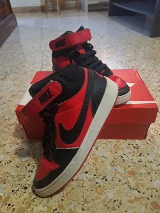 Zapatillas Nike Rojo y Negro Talla 39