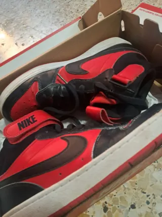 Zapatillas Nike Rojo y Negro Talla 39