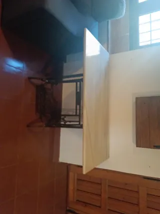 Mesa antigua pie máquina coser