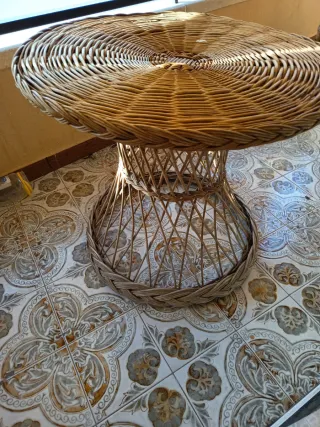 Mesa redonda mimbre