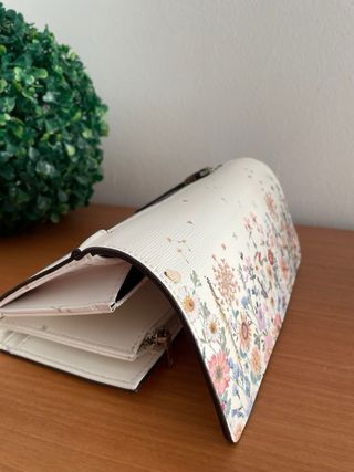 Cartera Parfois floral triple compartimento