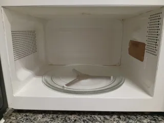 Microondas blanco Comprado en carrefour