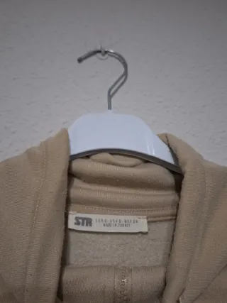 Sudadera cropped beige