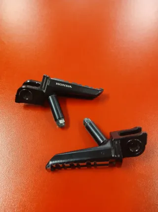 Estribos Honda CB750 HORNET 2023-2025