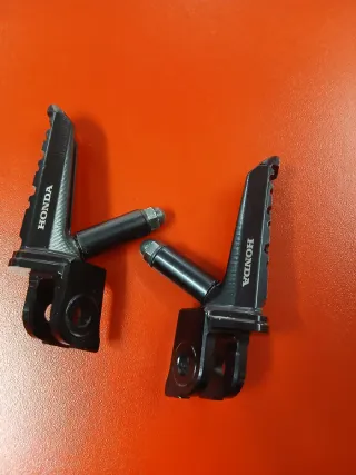 Estribos Honda CB750 HORNET 2023-2025