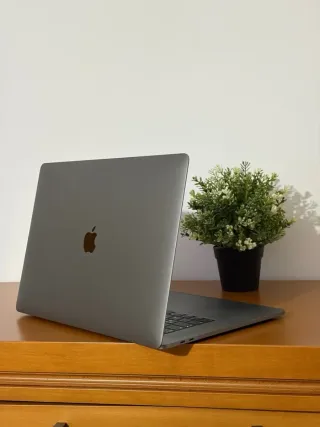 MacBook Pro 16 2019 i7 32GB RAM 1TB SSD