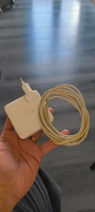 MacBook Pro 13 2017 i5 16GB + Accesorios