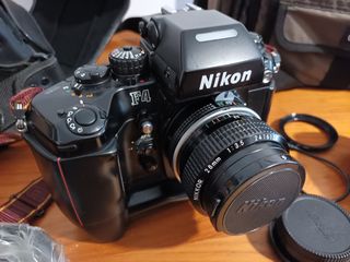 Cámara NIKON F4 + equipo