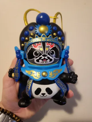 Boneca Panda Chinesa com Rosto Mutável