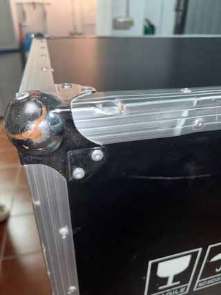 Flight Case Negro y Plateado