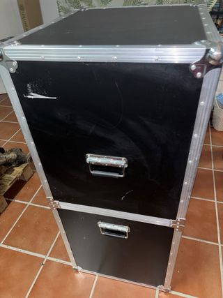 Flight Case Negro y Plateado