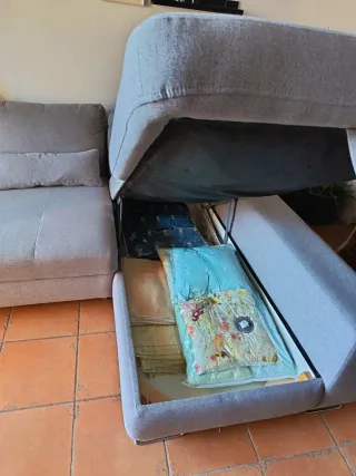 Sofá Chaiselong Gris con Cama