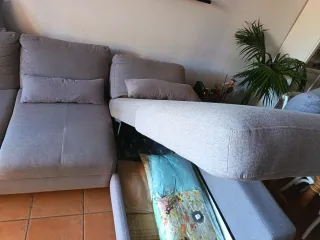 Sofá Chaiselong Gris con Cama