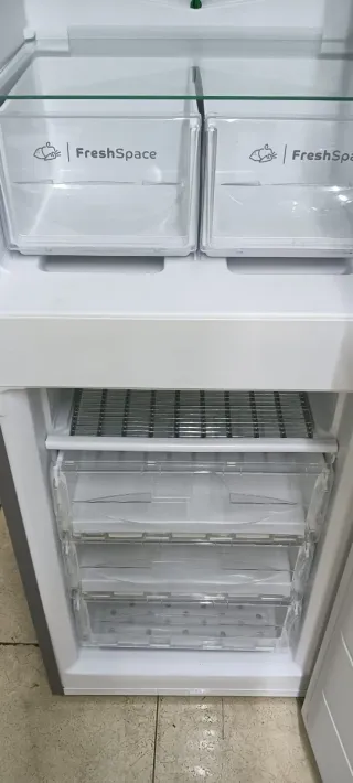 Nevera Indesit plateada FREEZER ENERGÍA A+
