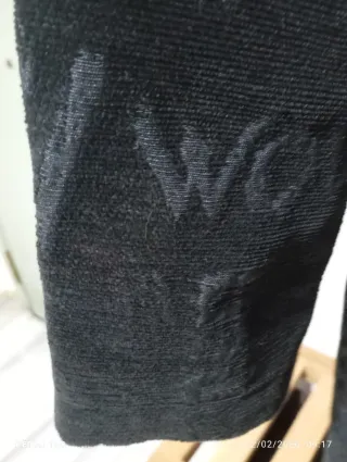 Abrigo Desigual Negro con Capucha