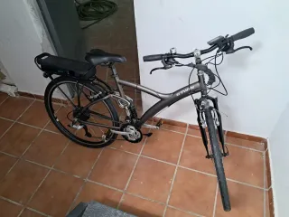 Bicicleta Eléctrica B'TWIN Gris