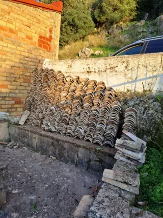 Tejas antiguas de barro - 0.50€