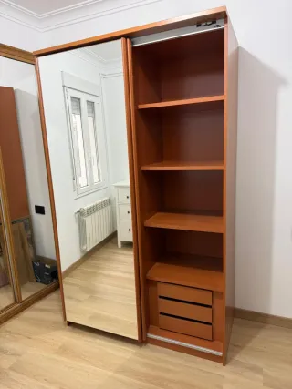Armario puertas correderas madera y cristal