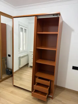 Armario puertas correderas madera y cristal