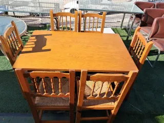 Conjunto mesa y 4 sillas de enea