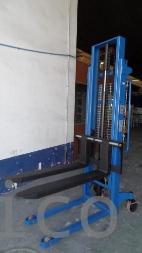 Apilador Manual 1000 Kg - 2500 mm - 16001