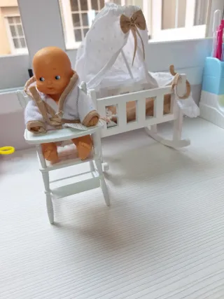 Barriguitas con trona y cuna