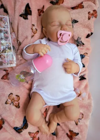Bebé Reborn Vinilo/Tela con Accesorios