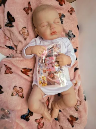 Bebé Reborn Vinilo/Tela con Accesorios