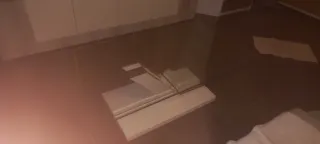 Tavolino Vetro Base Legno Bianco Lucido