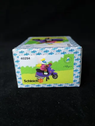 40254 Pitufina sobre Scooter