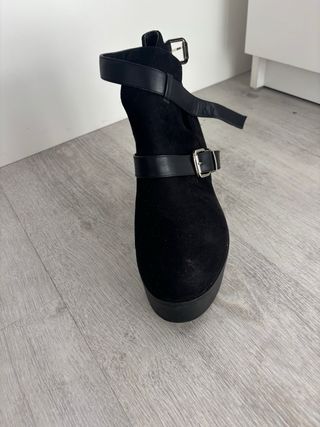 Botines negros tacón plataforma hebillas, talla 40