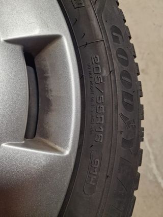 Neumático Goodyear 205/55 R16