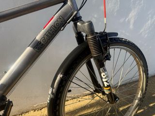 Bicicleta Decathlon Gris