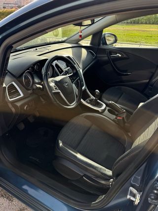 Opel Astra 2015 165cv UNICO