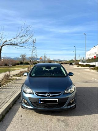 Opel Astra 2015 165cv UNICO