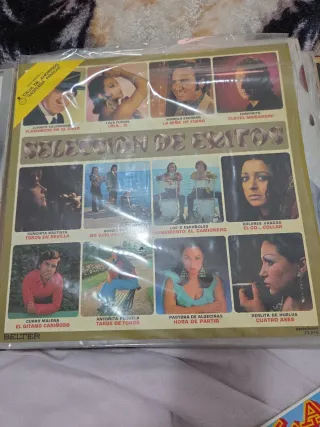 Tocadiscos Vinilo + 4 Carpetas de Discos con+100