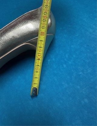 Zapatos de salón dorados