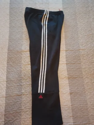 Pantalón Adidas Talla S Negro y Rojo