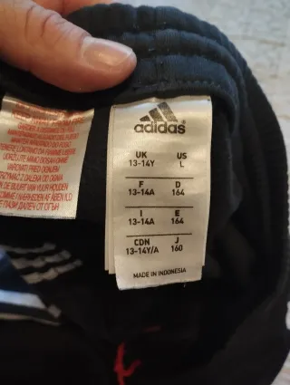 Pantalón Adidas Talla S Negro y Rojo