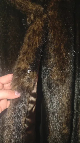 Abrigo piel sintética